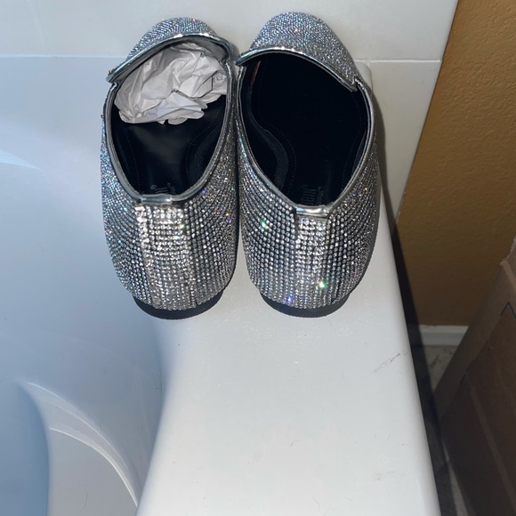 SOLD!! Brand new! Never worn! Rhinestone flat slides! - Picture 4 of 5